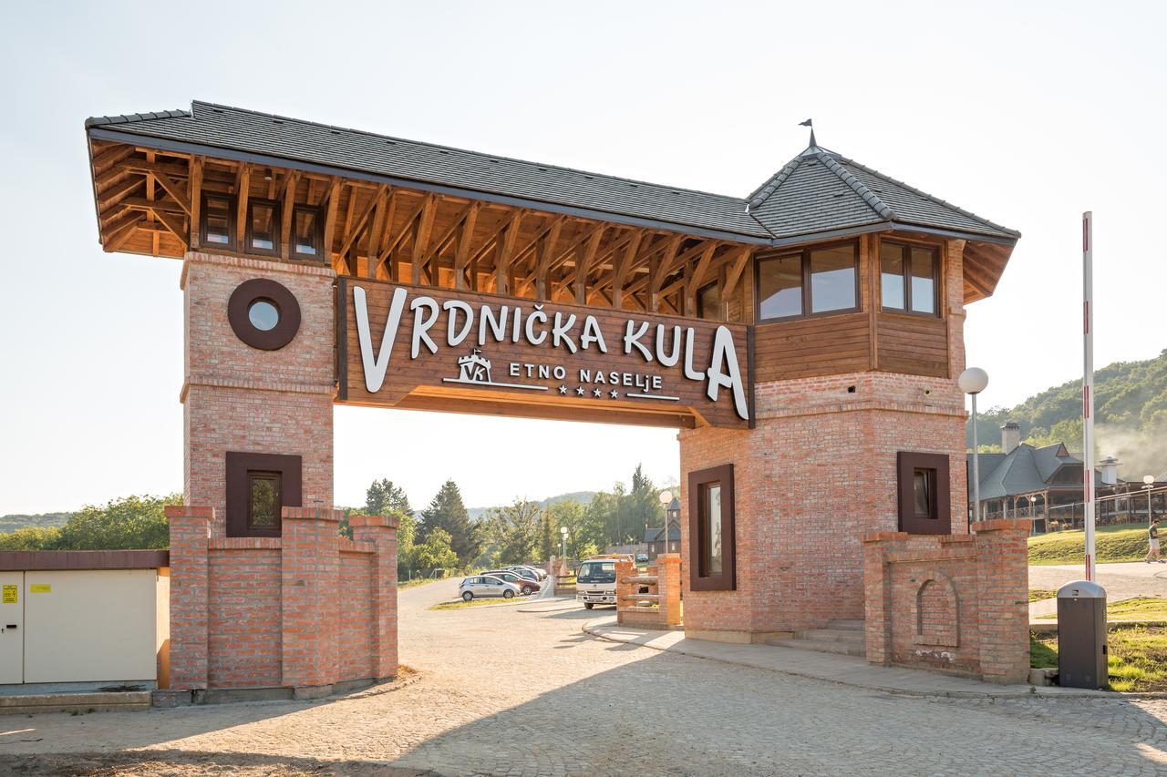 Etno Naselje Vrdnicka Kula Bed & Breakfast Връдник Екстериор снимка