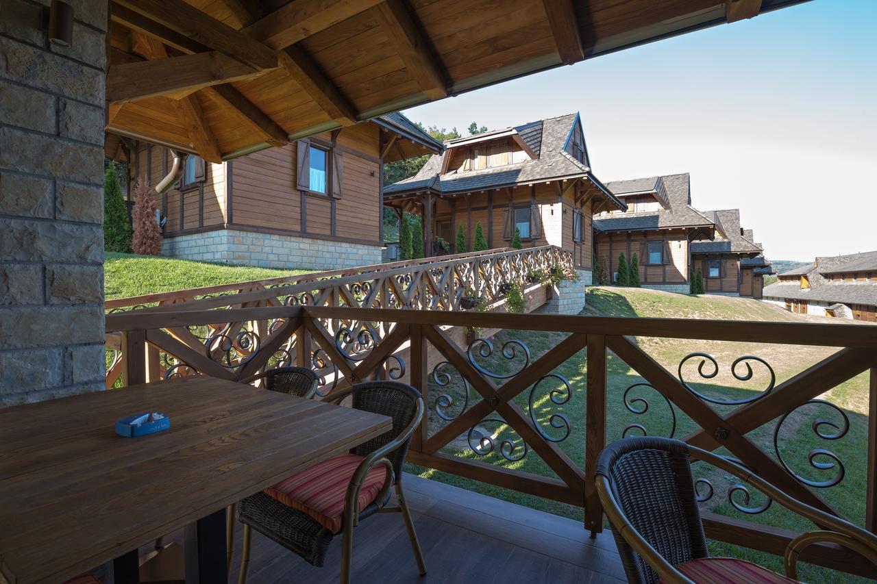 Etno Naselje Vrdnicka Kula Bed & Breakfast Връдник Екстериор снимка