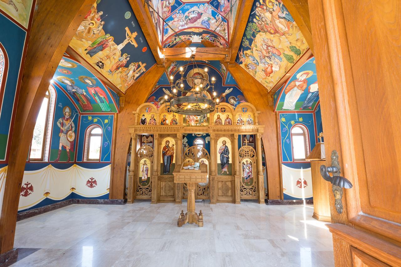 Etno Naselje Vrdnicka Kula Bed & Breakfast Връдник Екстериор снимка
