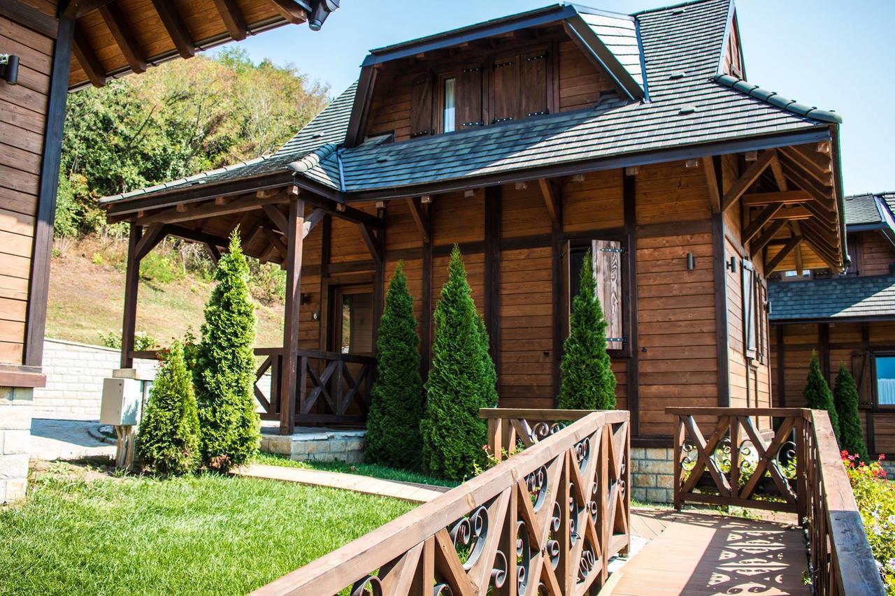 Etno Naselje Vrdnicka Kula Bed & Breakfast Връдник Екстериор снимка